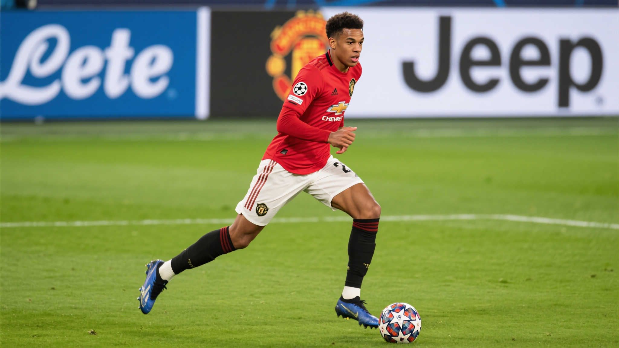 桑乔争夺战升级：尤文与那不勒斯报价2500万，他能否借机逆袭？